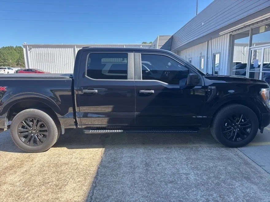 2022 Ford F-150 XL photo 1
