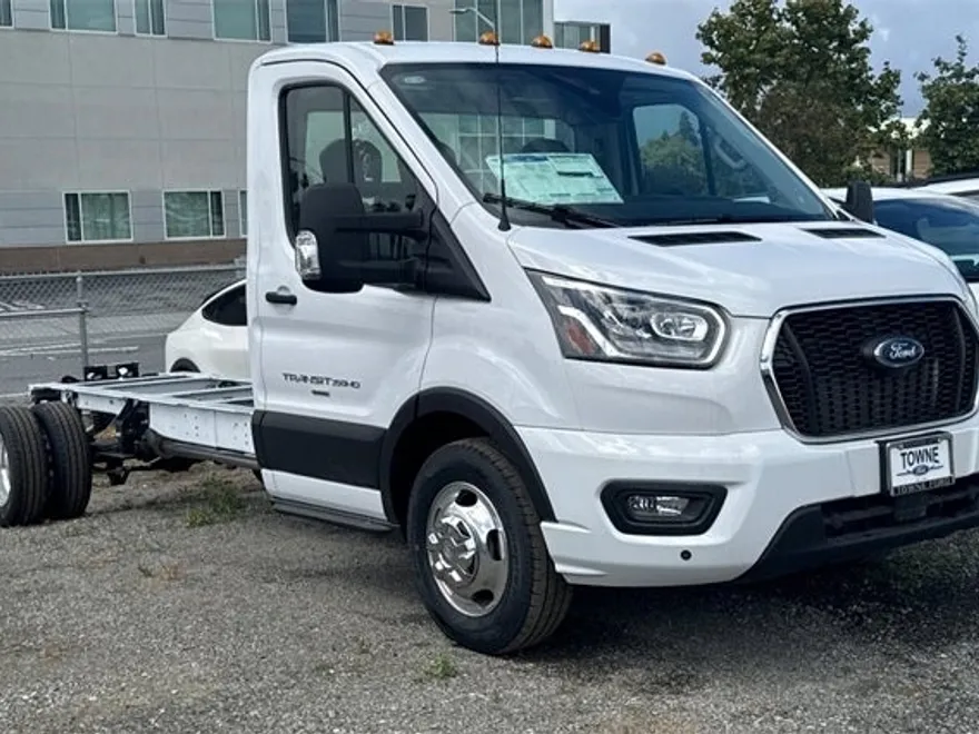 2024 Ford Transit Chassis photo 1