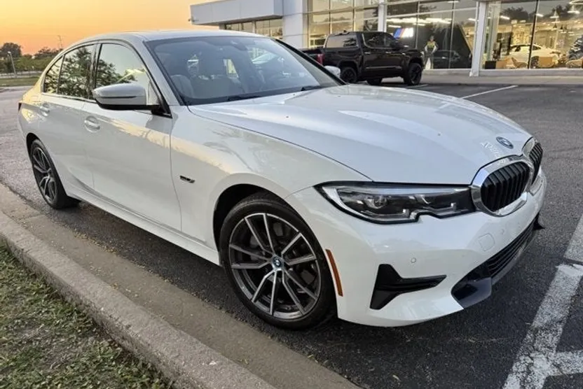 2022 Bmw 330e xDrive photo 1