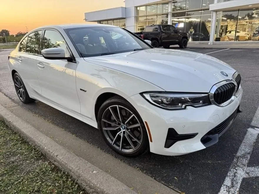 2022 Bmw 330e xDrive photo 1
