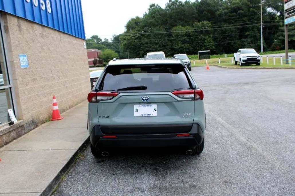 2019 Toyota RAV4 Hybrid XLE photo 1