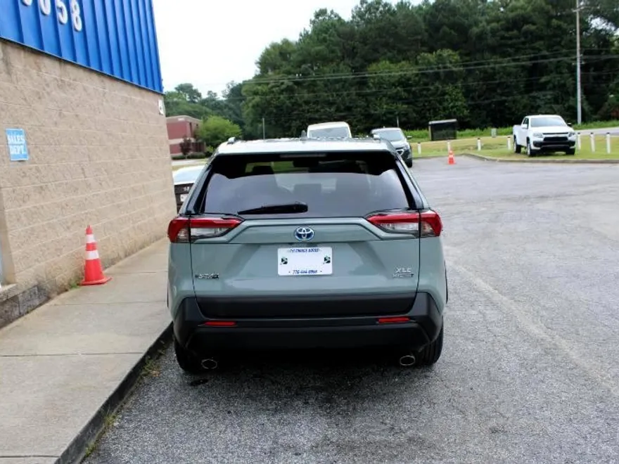2019 Toyota RAV4 Hybrid XLE photo 1