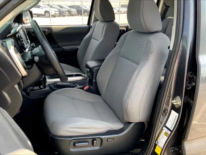 2020 Toyota Tacoma SR5 photo 7