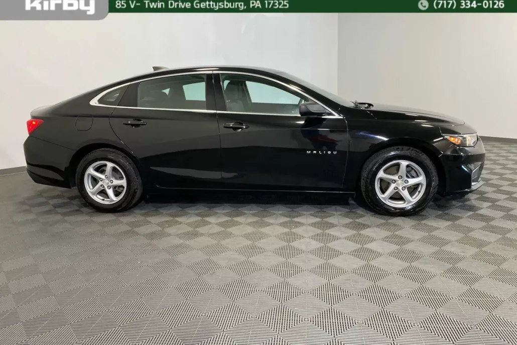 2017 Chevrolet Malibu LS photo 1