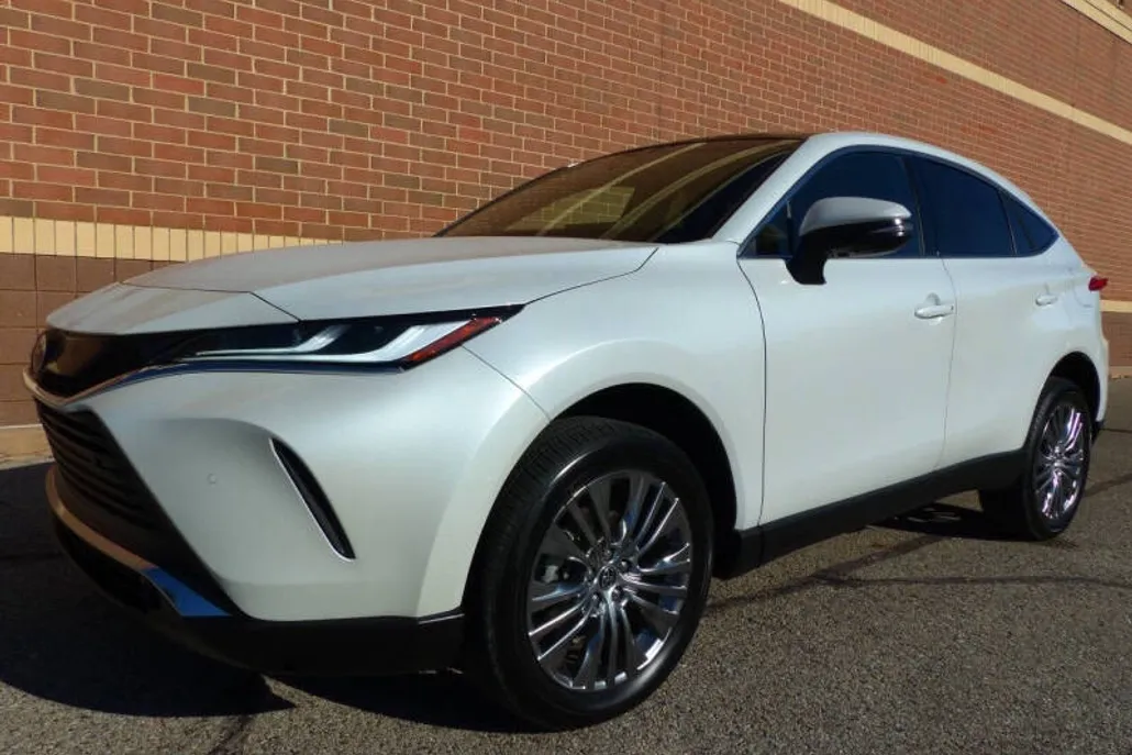 2024 Toyota Venza Limited photo 1