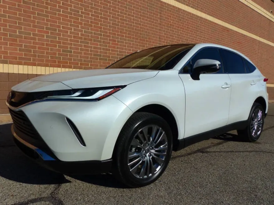 2024 Toyota Venza Limited photo 1