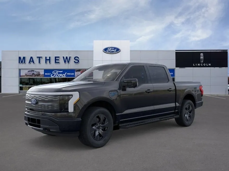 2025 Ford F-150 Lightning Lariat photo 1