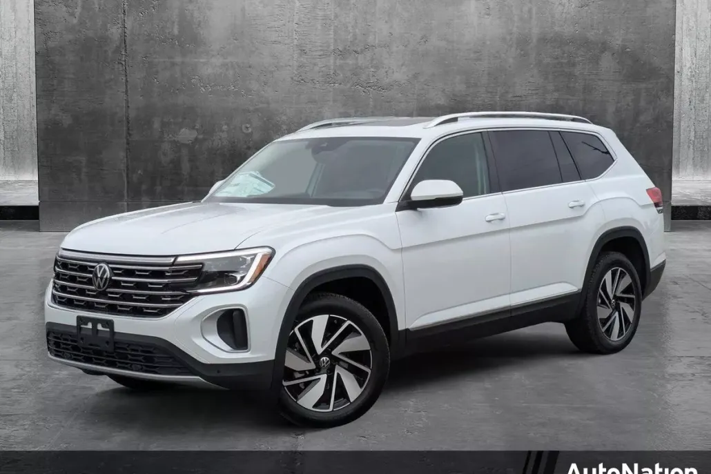 2025 Volkswagen Atlas SEL photo 1