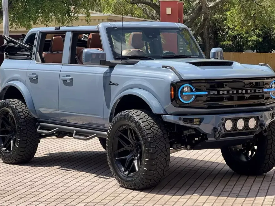 2024 Ford Bronco Outer Banks photo 1
