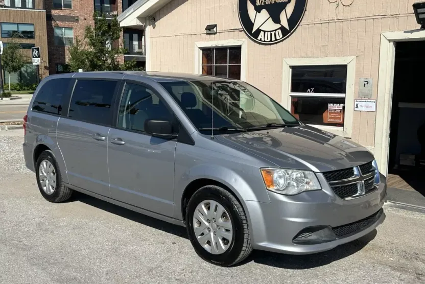 2018 Dodge Grand Caravan SE photo 1