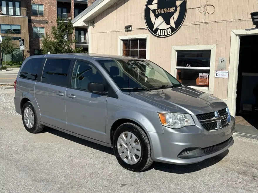 2018 Dodge Grand Caravan SE photo 1