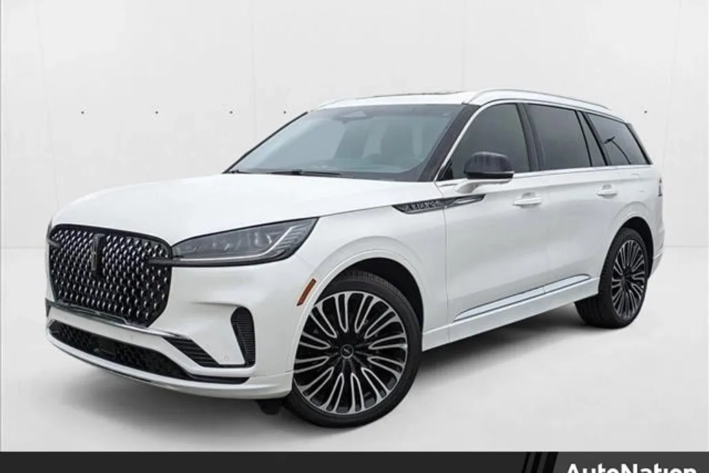 2025 Lincoln Aviator Black Label photo 1