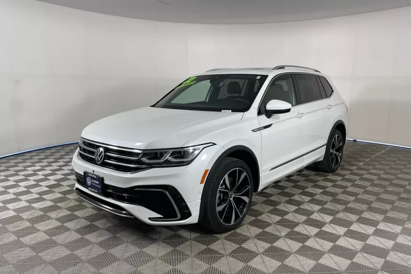 2022 Volkswagen Tiguan SEL Premium R-Line photo 1