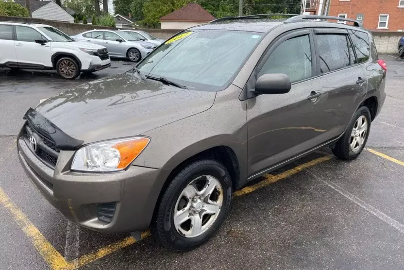 2012 Toyota RAV4 Base photo 1