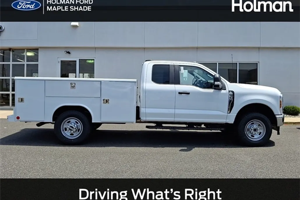 2025 Ford F-350 photo 1