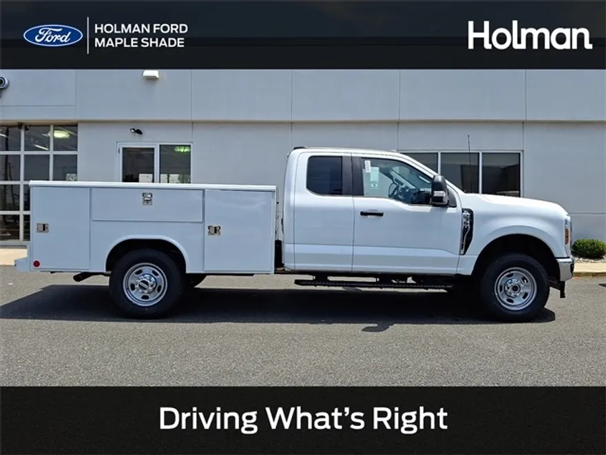 2025 Ford F-350 photo 1