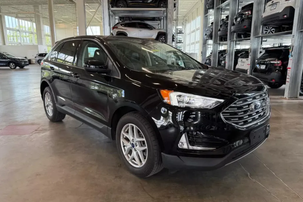 2022 Ford Edge SEL photo 1
