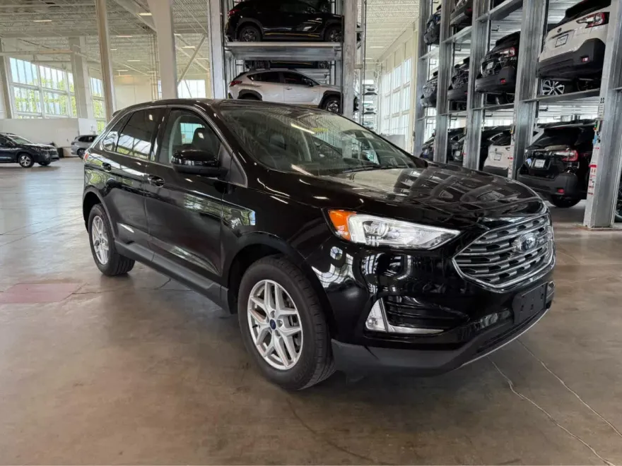 2022 Ford Edge SEL photo 1