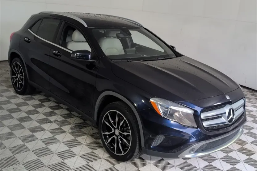 2017 Mercedes Benz GLA 250 photo 1