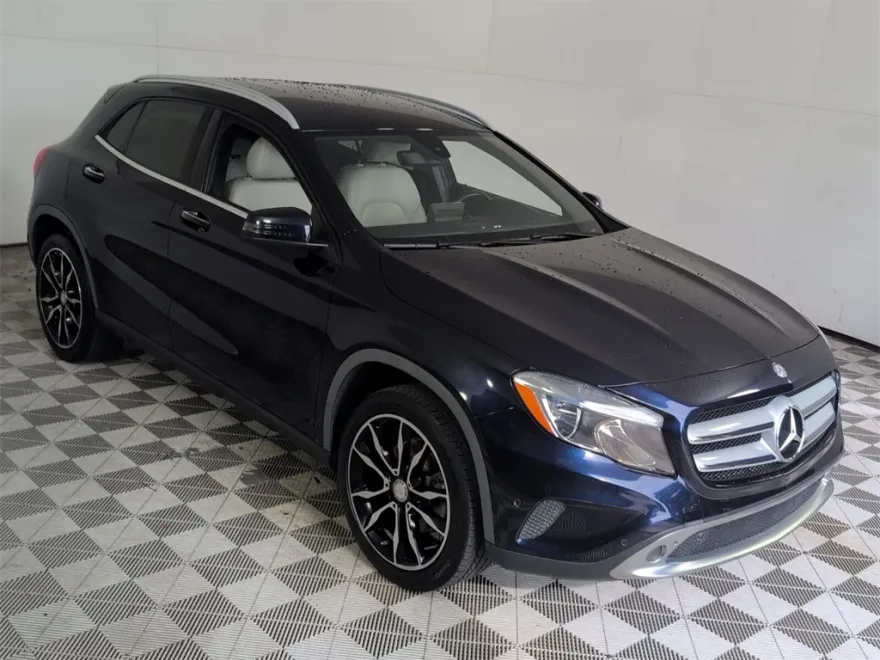 2017 Mercedes Benz GLA 250 photo 1