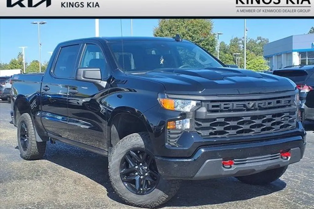 2024 Chevrolet Silverado 1500 Custom Trail Boss photo 1