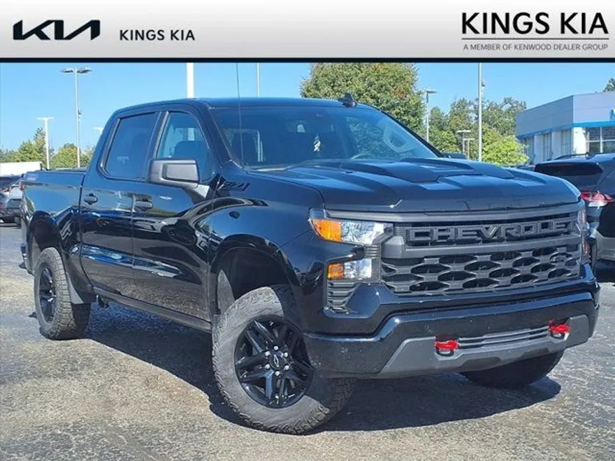 2024 Chevrolet Silverado 1500 Custom Trail Boss photo 1