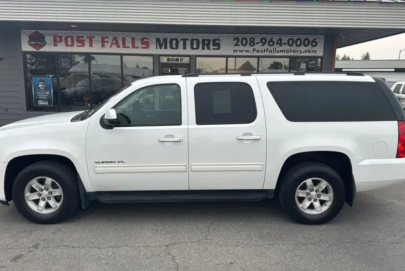 2011 Gmc Yukon XL 1500 SLE photo 1