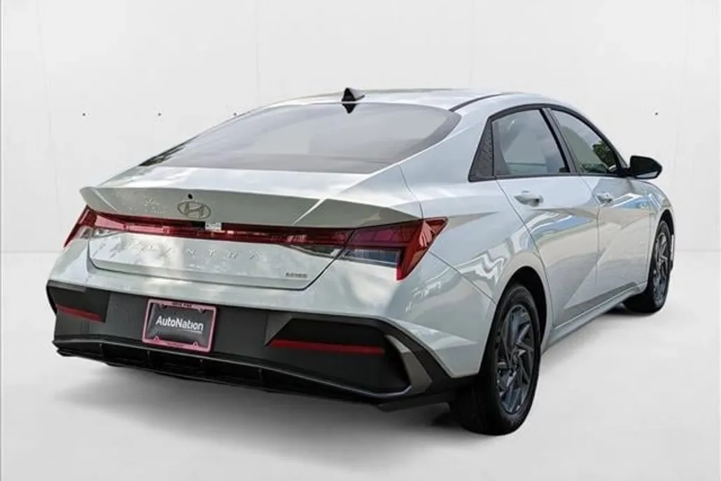 2025 Hyundai Elantra Hybrid Blue photo 1