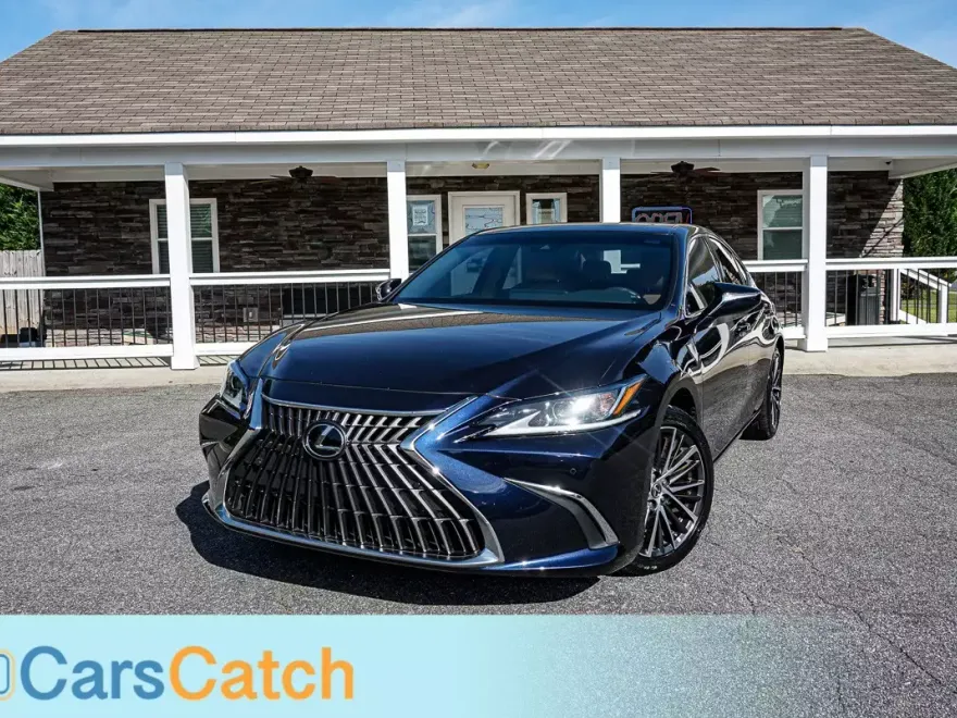 2022 Lexus ES photo 1