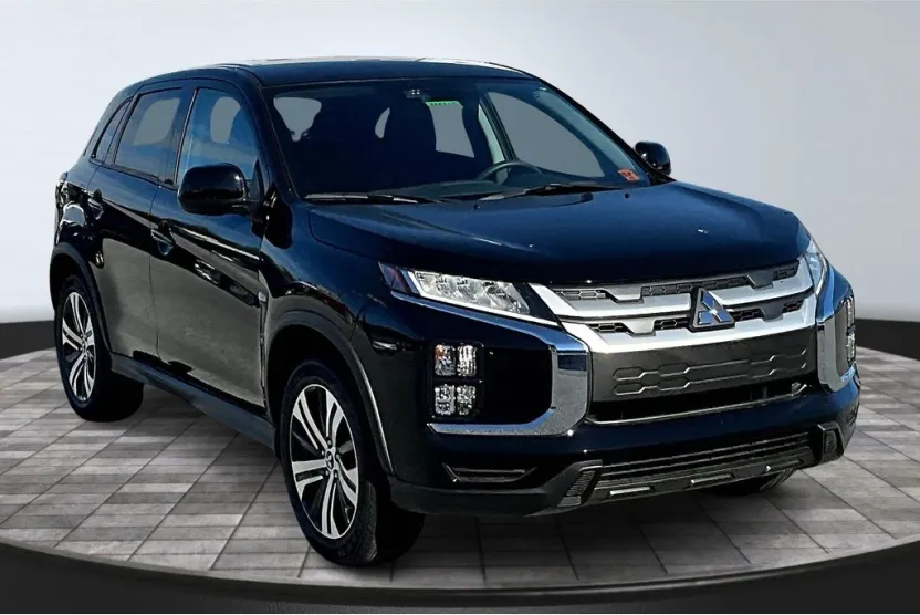 2025 Mitsubishi Outlander Sport ES photo 1