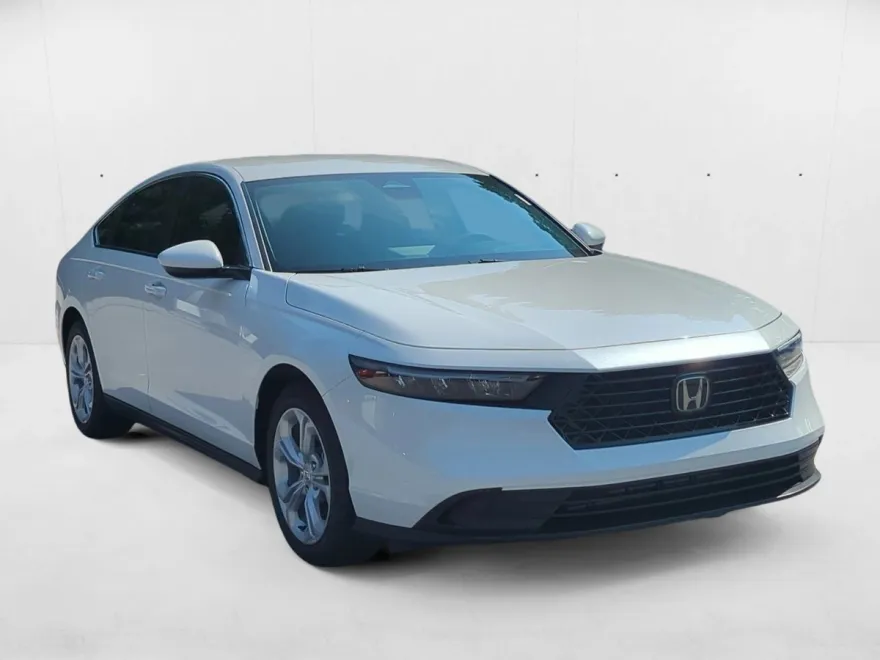 2025 Honda Accord LX photo 1