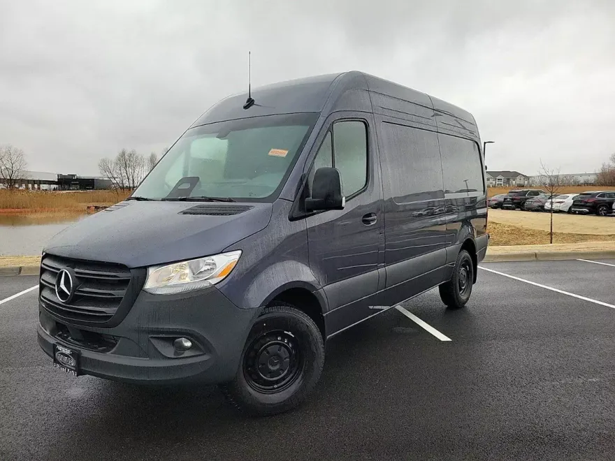 2025 Mercedes Benz Sprinter 2500 photo 1