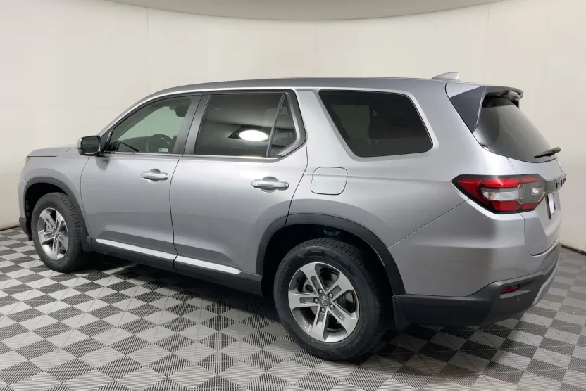 2025 Honda Pilot EX-L photo 1