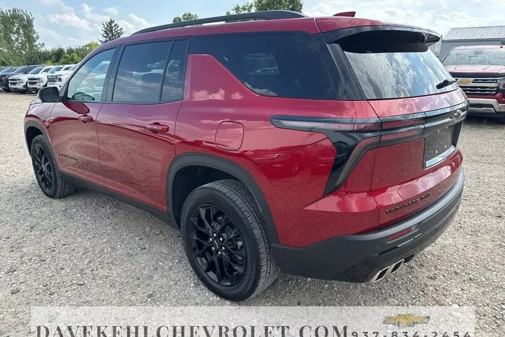 2024 Chevrolet Traverse photo 1