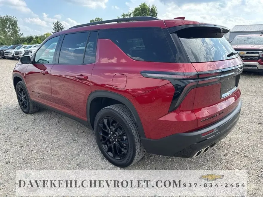 2024 Chevrolet Traverse photo 1