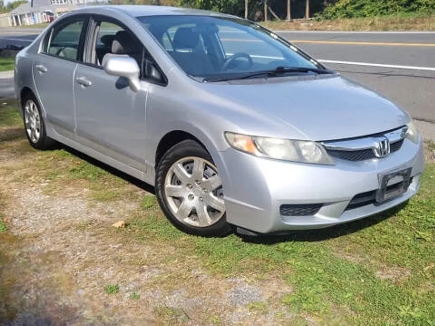 2010 Honda Civic LX photo 1