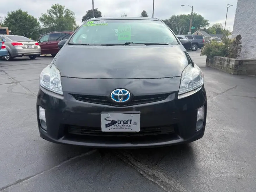 2010 Toyota Prius Two photo 1