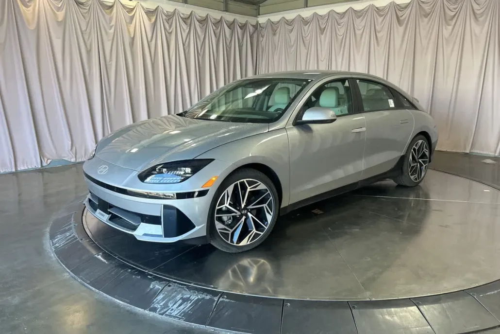 2025 Hyundai Ioniq 6 SEL photo 1