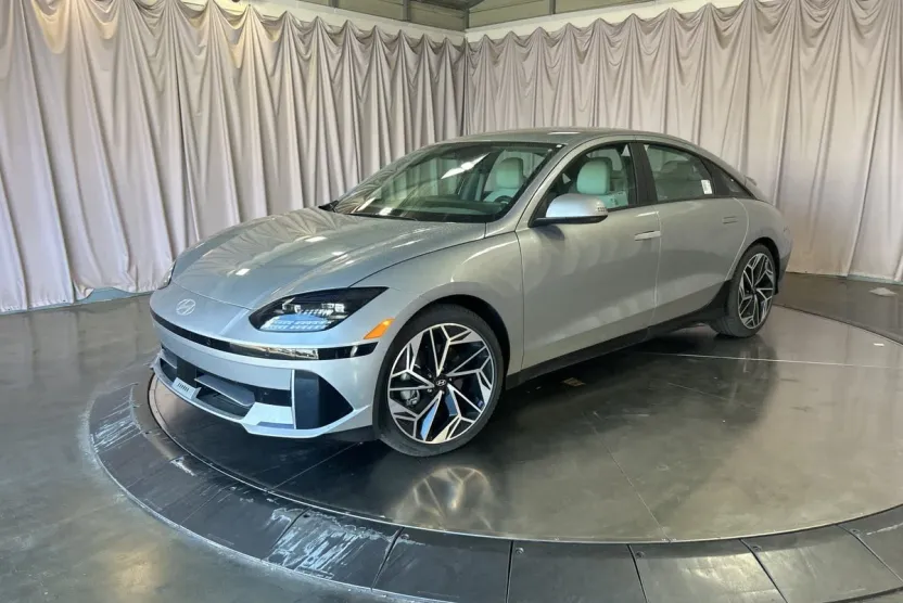 2025 Hyundai Ioniq 6 SEL photo 1