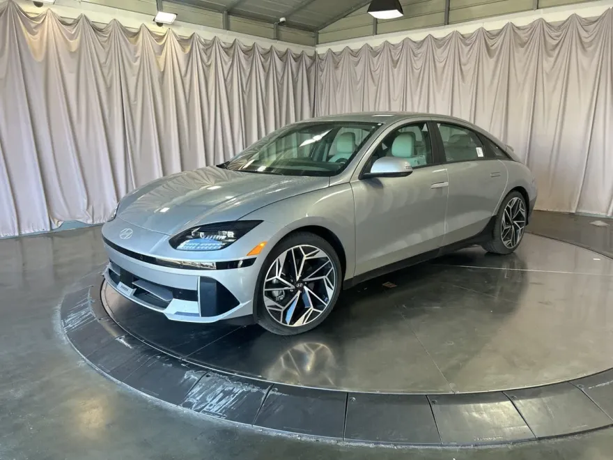 2025 Hyundai Ioniq 6 SEL photo 1