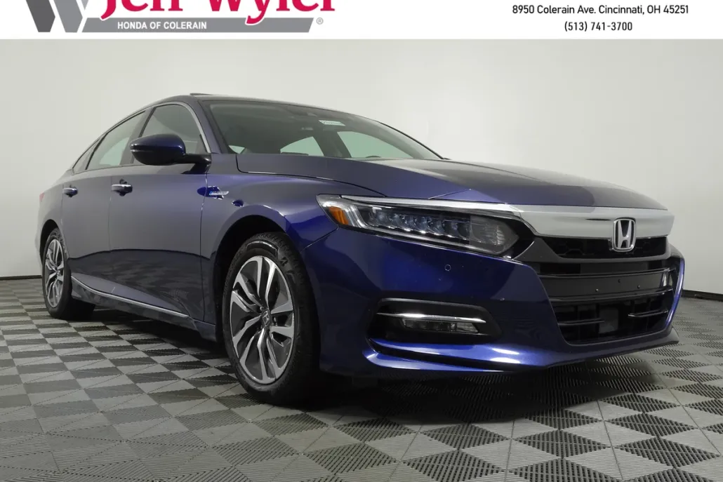 2019 Honda Accord Hybrid Touring photo 1