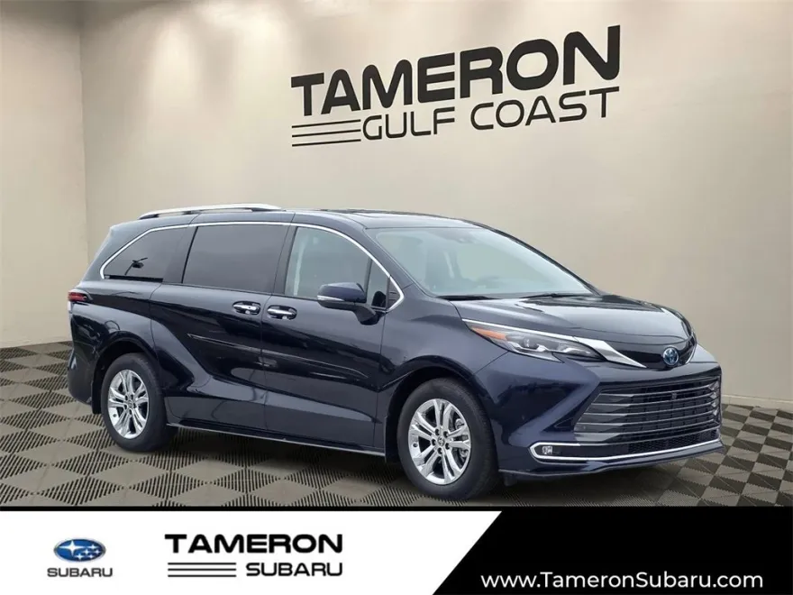 2024 Toyota Sienna Platinum photo 1