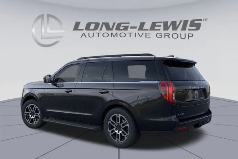 2025 Ford Expedition photo 1
