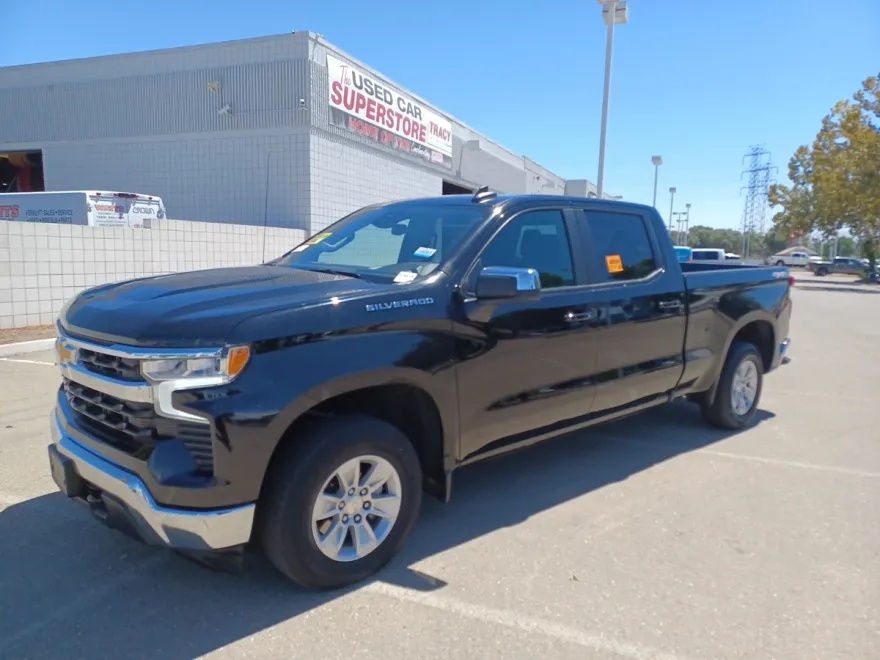 2023 Chevrolet Silverado 1500 LT photo 1