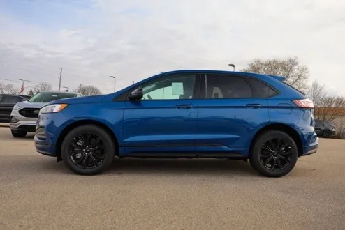 2024 Ford Edge SE photo 3