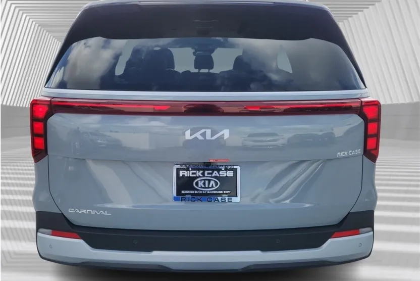 2025 Kia Carnival EX photo 1