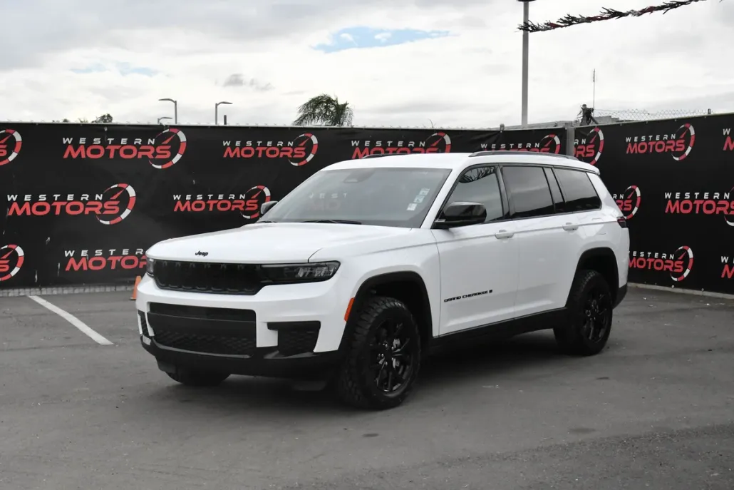 2024 Jeep Grand Cherokee Altitude photo 1