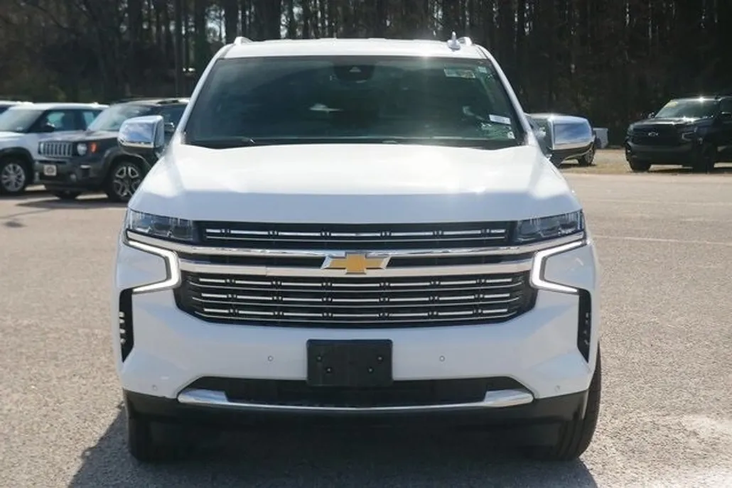 2023 Chevrolet Suburban Premier photo 1