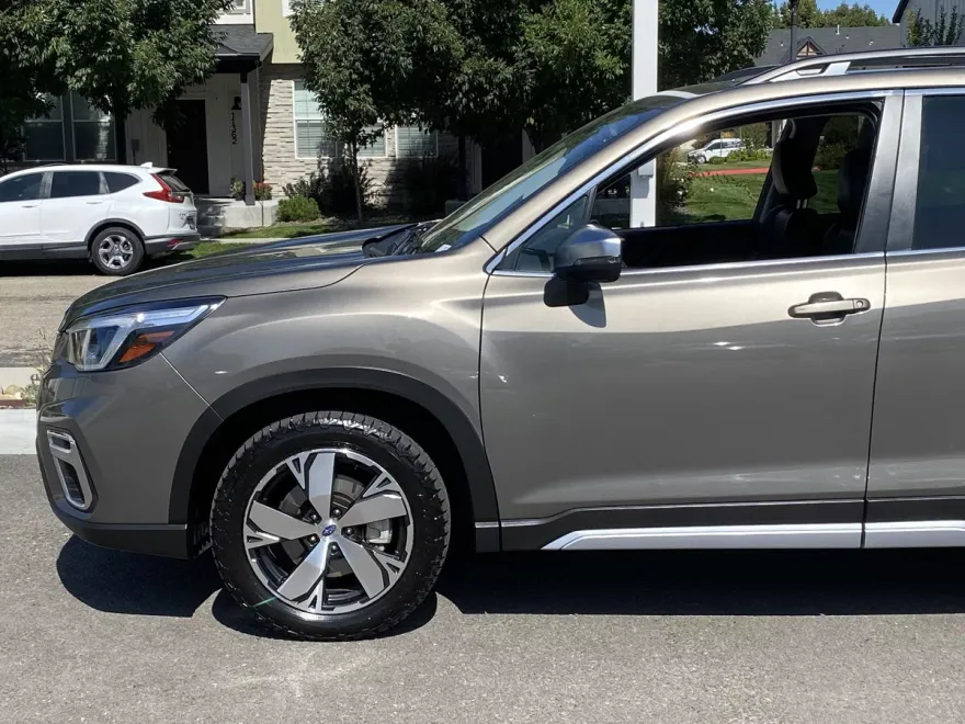 2021 Subaru Forester Touring photo 1