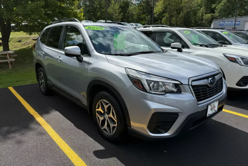 2020 Subaru Forester Premium photo 1